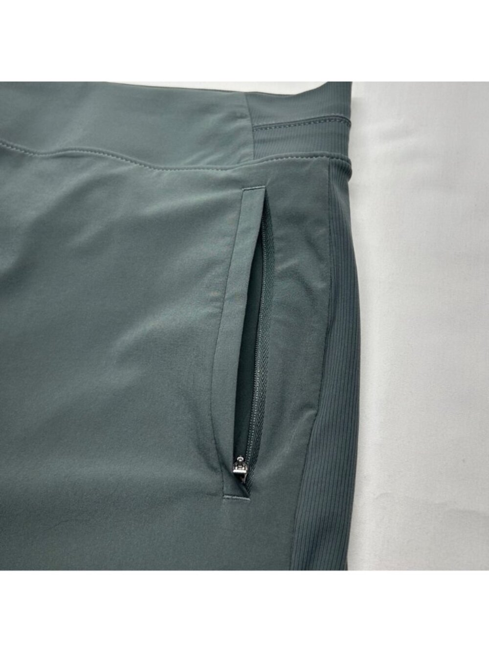 ATHLETA Soho Skort Women's 6 Green Pockets Active - Picture 6 of 14